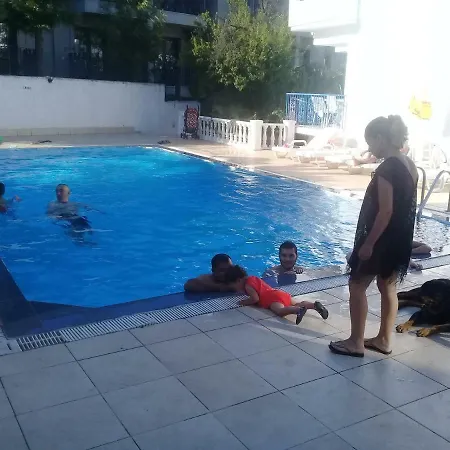Jungle Apartmanhotel Torba